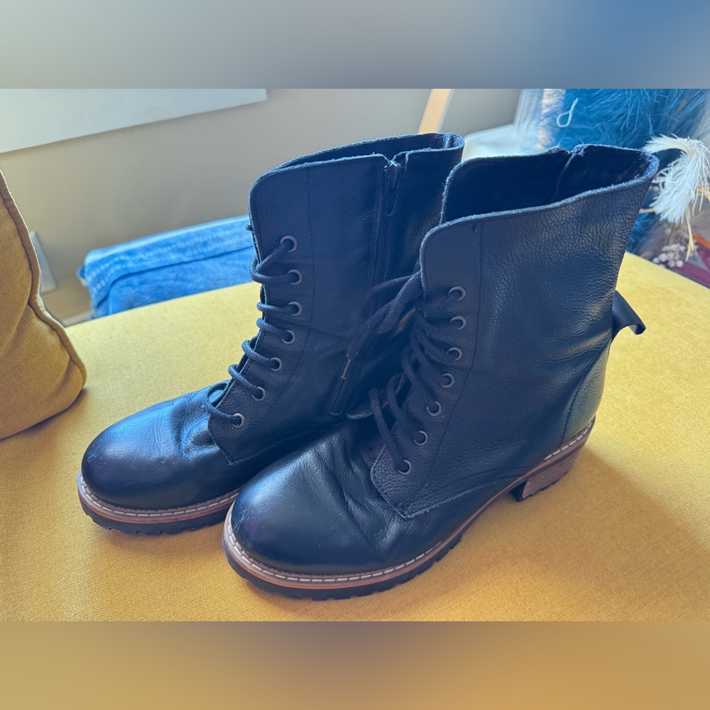 Bertuchi Lace Up Leather Combat Boots Sz EU 40/US 9.5 Made in Spain